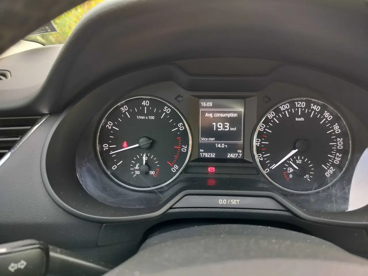 Billede 9 - En ejer. Motor kun kørt 39000km