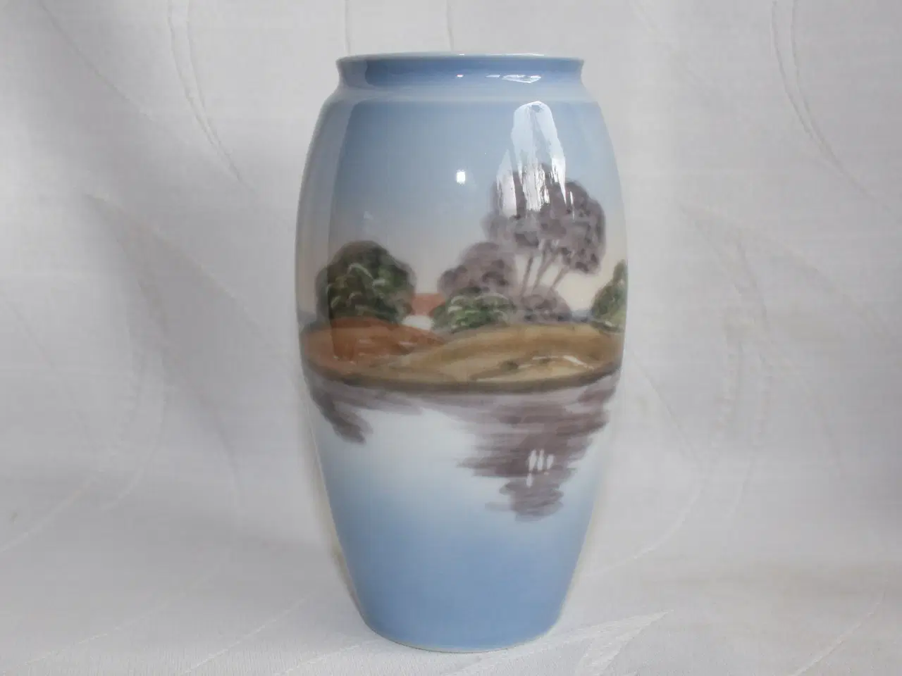 Billede 1 - Vase med landskab fra Bing og Grøndahl
