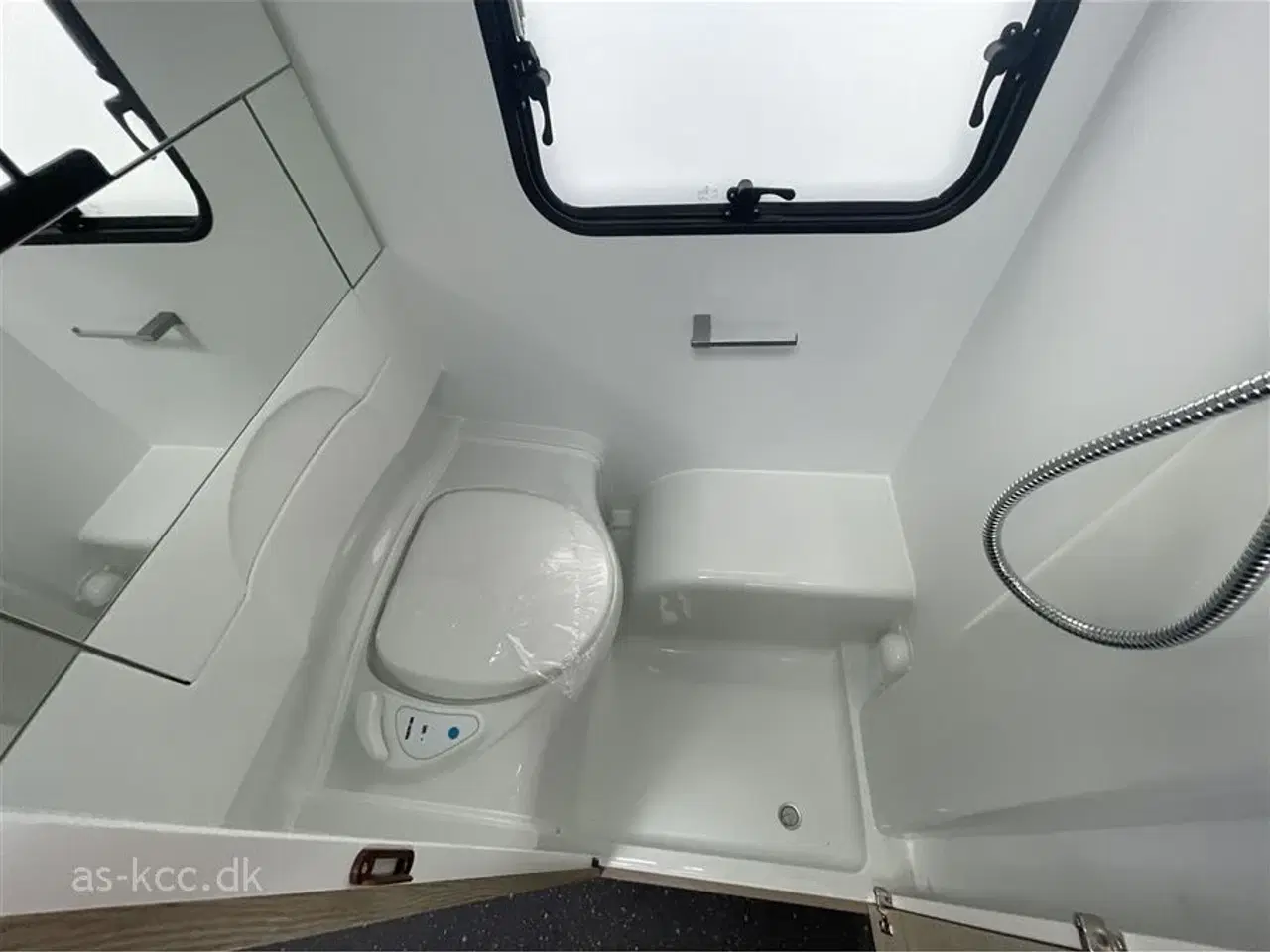 Billede 10 - 2026 - Adria Altea 492 LU Adria Altea 492 LU årg. 2026 med enkeltsenge og udtræk. 5 sovepladser, 4 siddepladser. Glasfiber tag, sider, forende og bagende