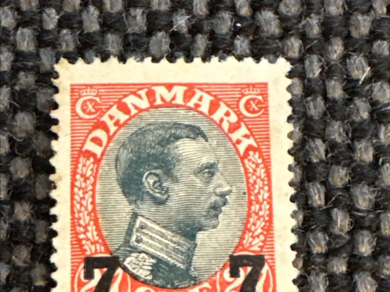 Billede 1 - Frimærke AFA 158 7 øre overtryk på 27 øre