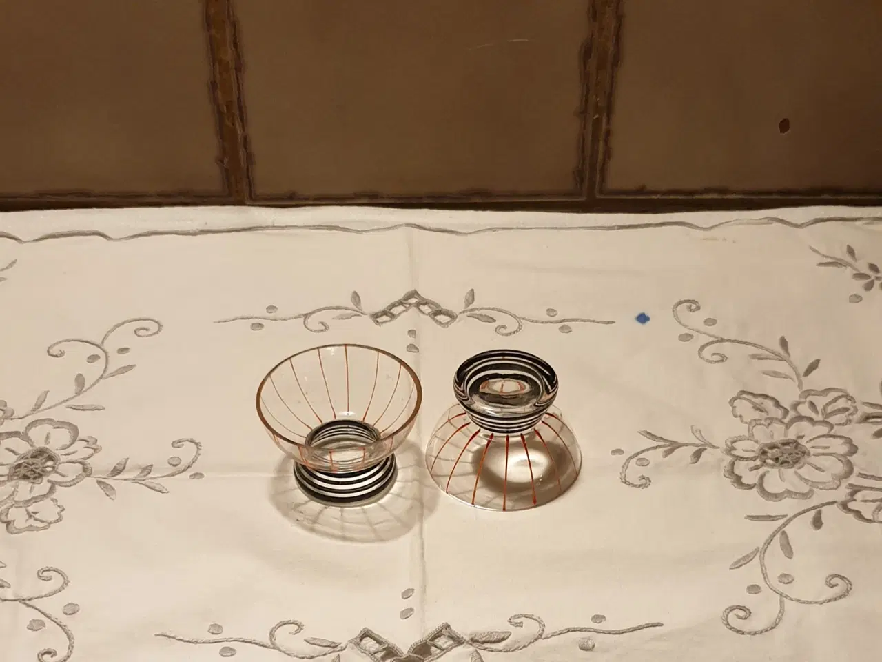 Billede 1 - Glas 2små fine glas 40ml ialt10kr