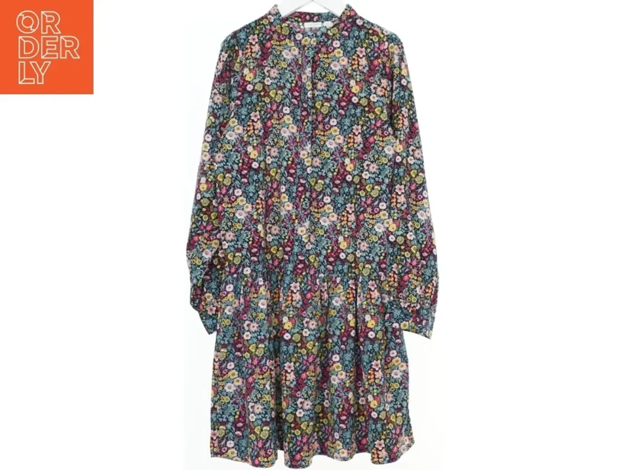 Billede 1 - Langærmet kjole med blomsterprint fra Name It (str. 134)