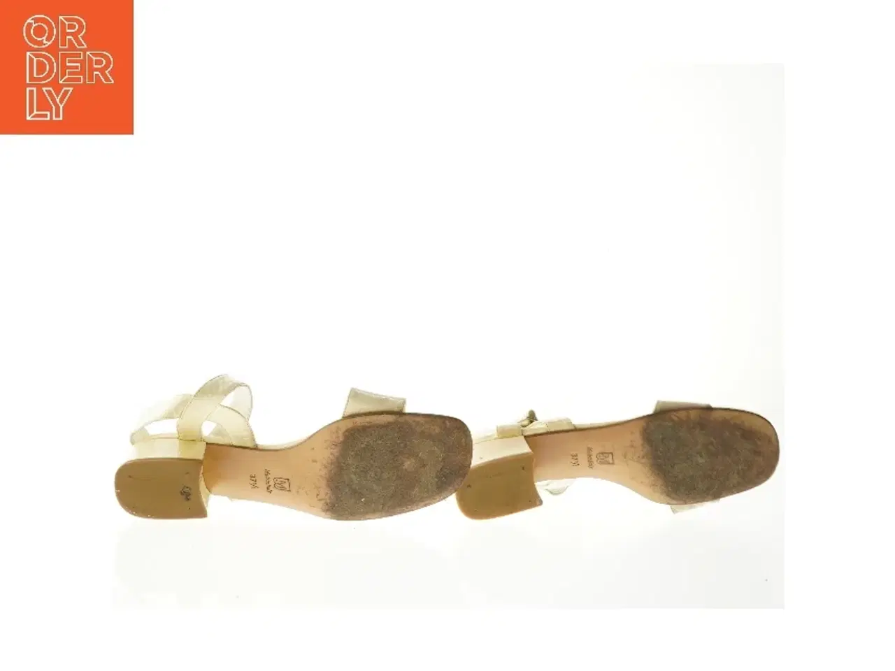 Billede 4 - Brugte beige sandaler fra Bruno Magli (str. 37,5)