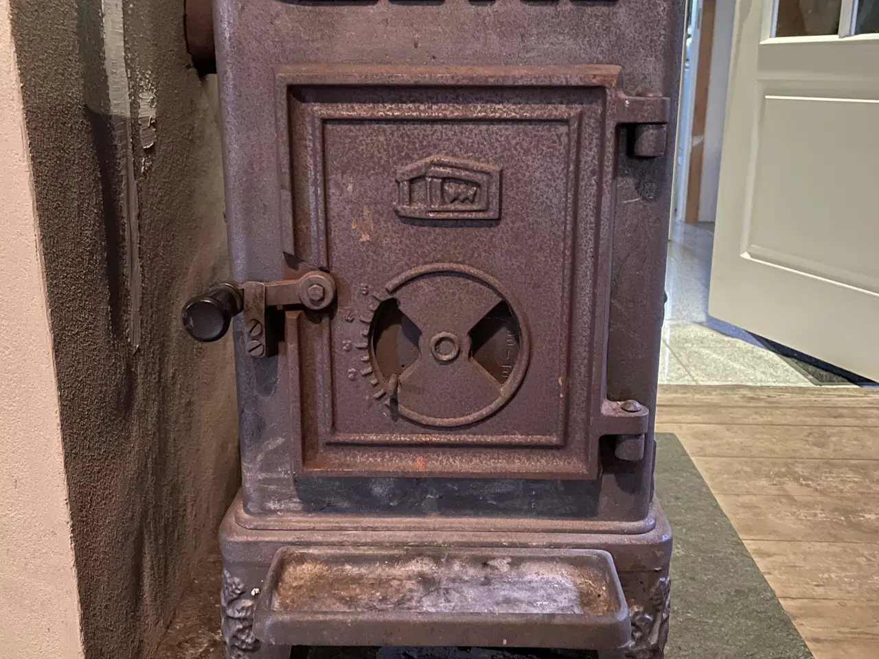 Billede 2 - Antik brændeovn.