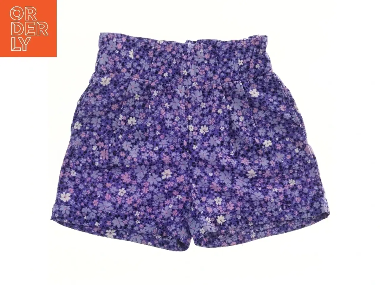 Billede 2 - Blomstrede shorts til kvinder fra Name It (str. 128)