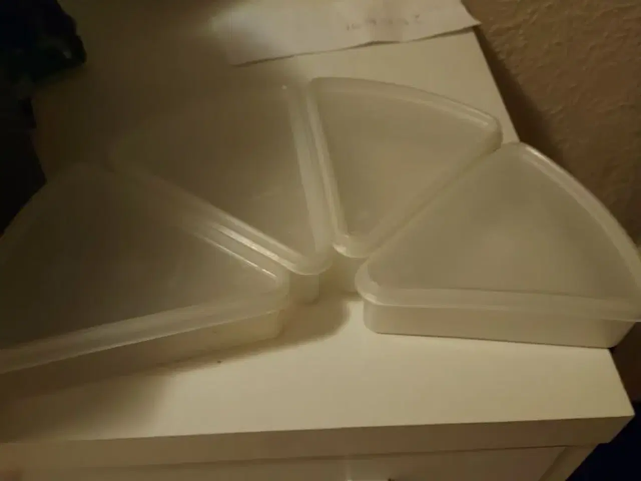 Billede 1 - Tupperware trekanter 4 stk