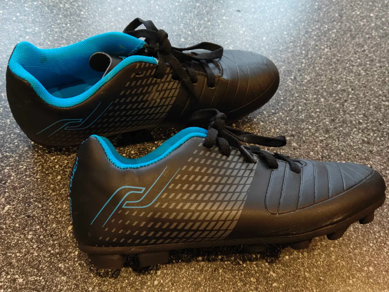 Billede 1 - Fodbold støvler str. 36, som helt nye.