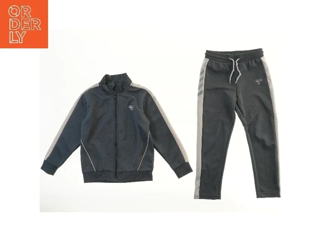 Billede 1 - Træningssæt til børn fra Hummel (str. 122)