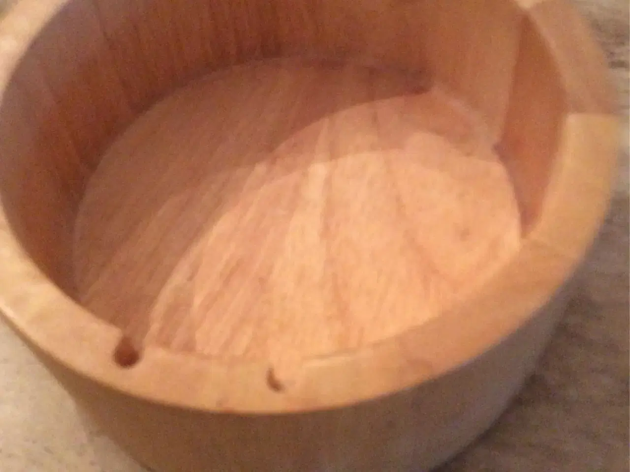 Billede 1 - Smuk træskål beregnet til nødder