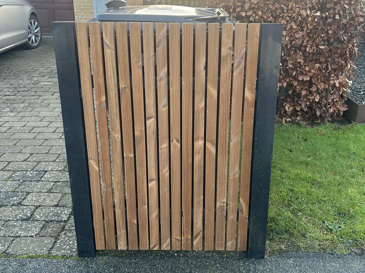 Billede 2 - Skraldespandsskjuler