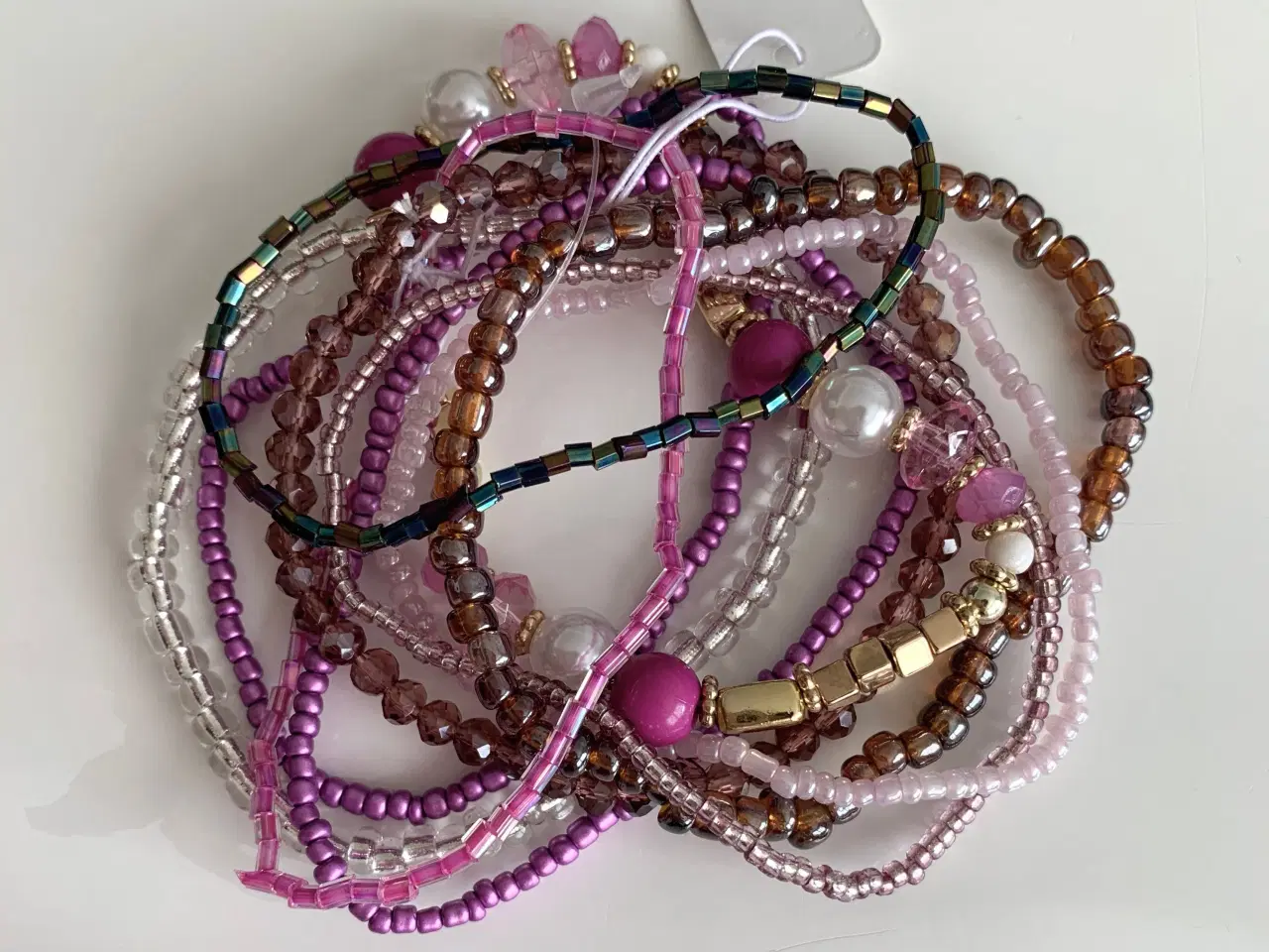Billede 2 - Perlearmbånd sæt med 10 stk armbånd med perler