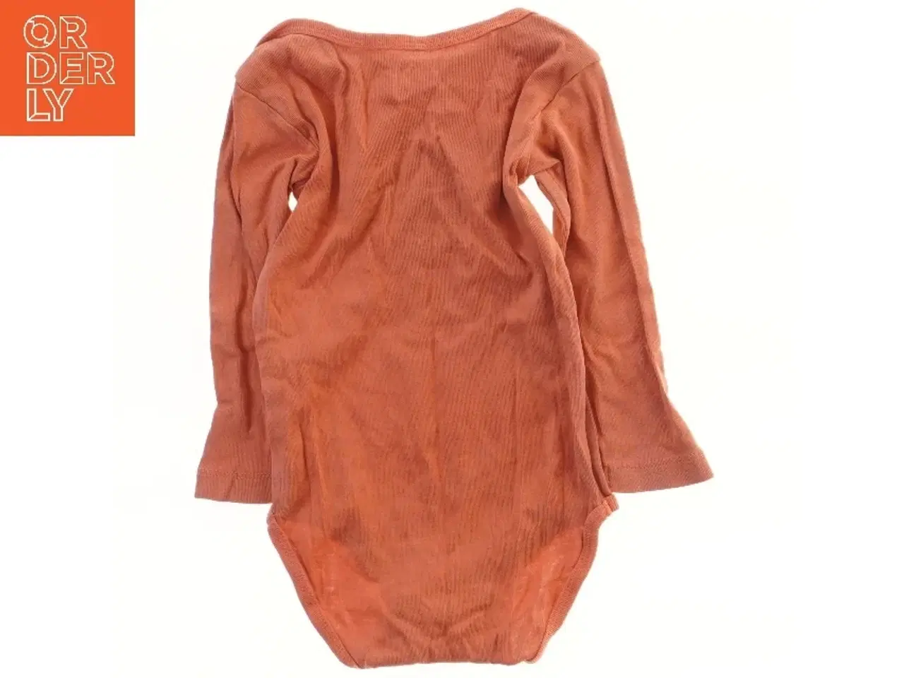 Billede 2 - Babydragt med hjerte motiv (str. 86)