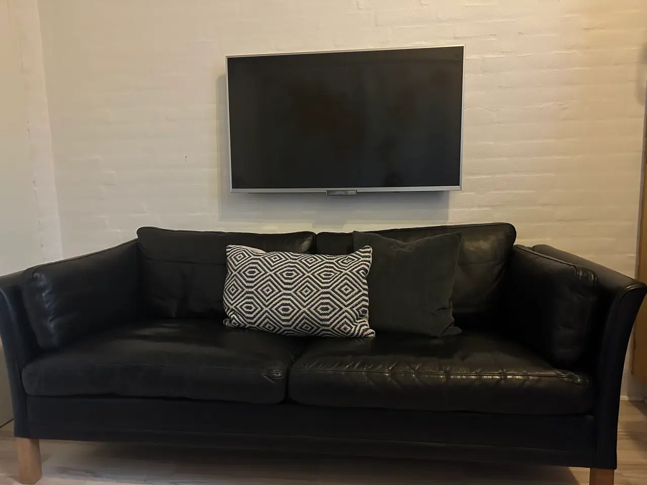 Billede 1 - Klassisk Mogens Hansen MH 2225 sofa – Sort læder –