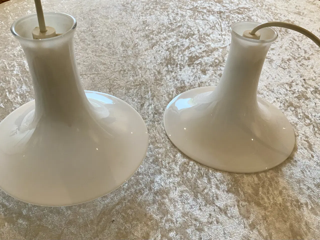 Billede 3 - 2stk hvide Holmegaards pendler