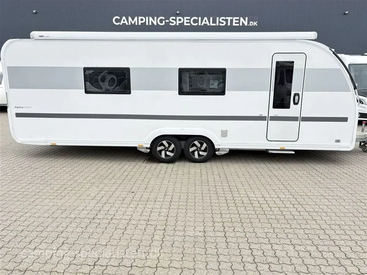 Billede 1 - 2022 - Adria Alpina 663 HT Twin   Adria Alpina 663 HT Twin 2022 - masser af udstyr!  Se den nu hos Camping-Specialisten.dk