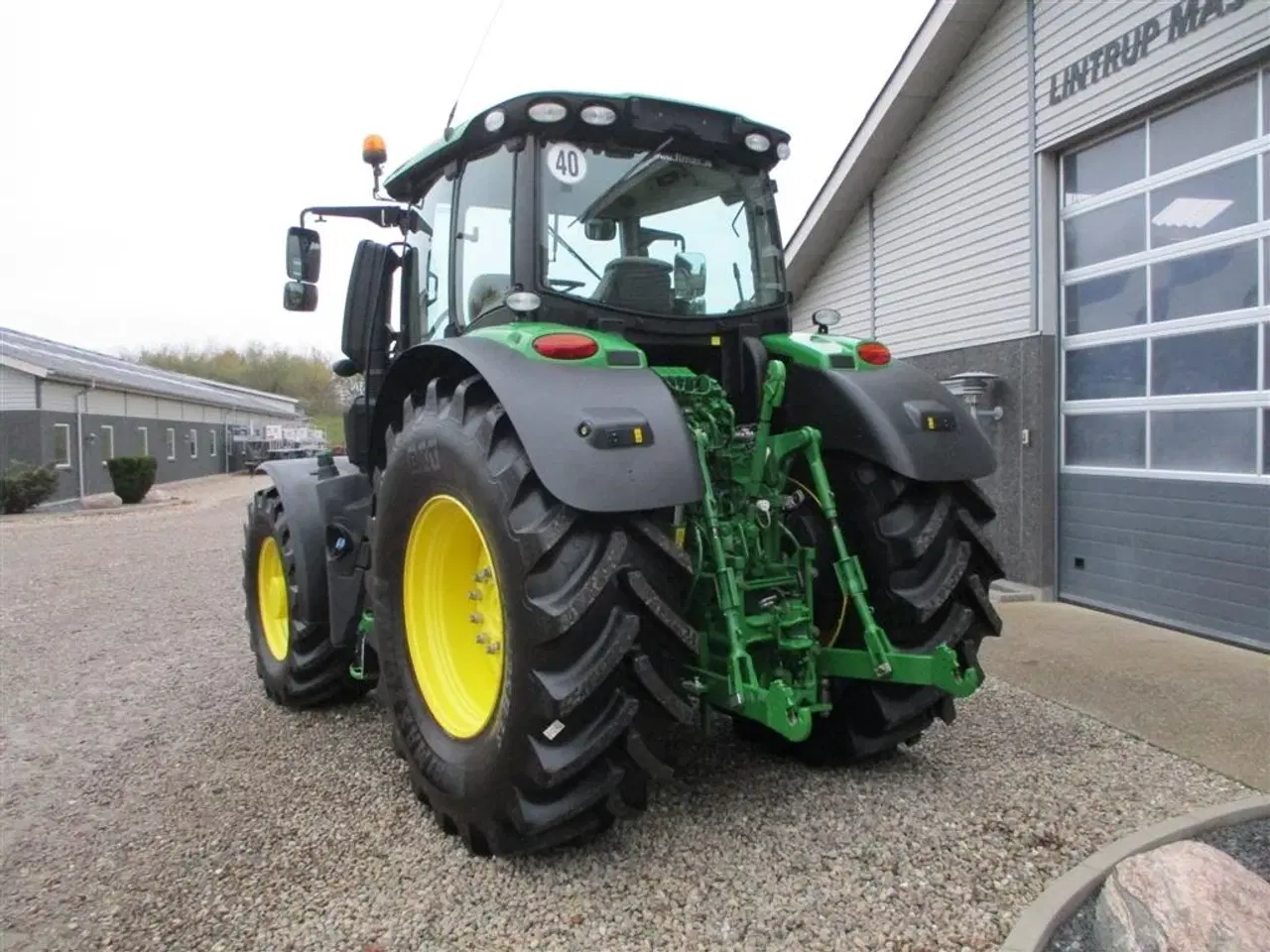 Billede 12 - John Deere 6230R med Command pro kørehåndtag.