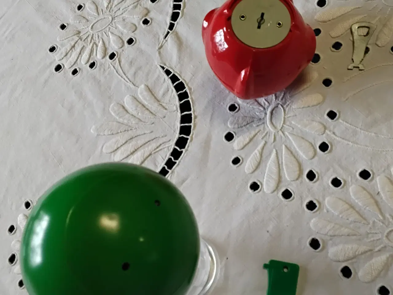 Billede 5 - 2 retro sparebøsser m/ org. nøgler - aldrig brugte