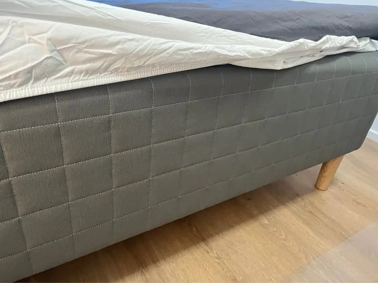 Billede 4 - Boxmadras seng SKOTTERUD 140x200 