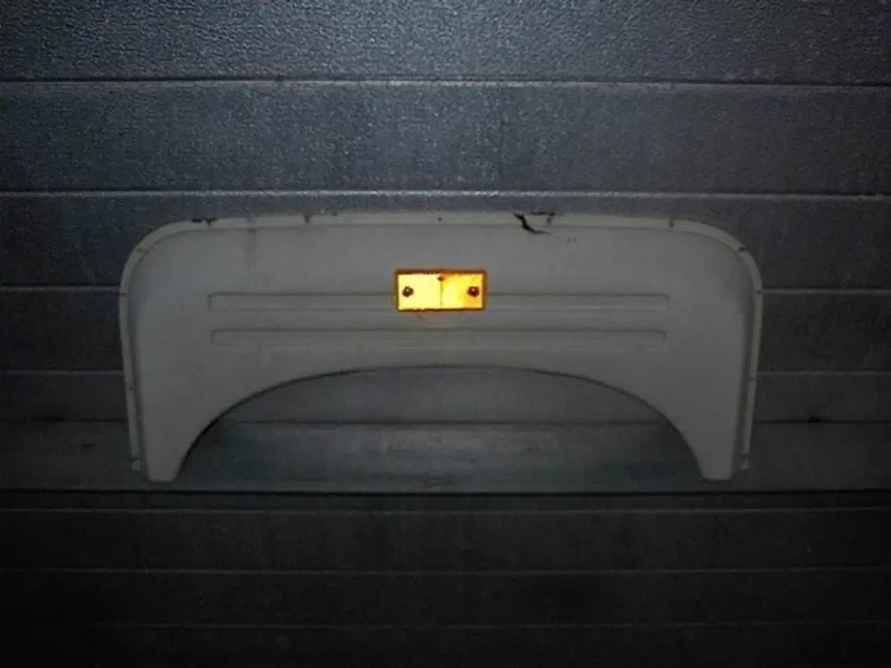 Billede 1 -   Skærmkant til Campingvogn