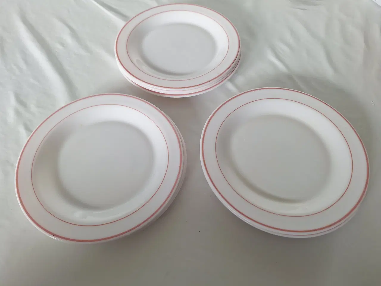 Billede 2 - Tallerkener