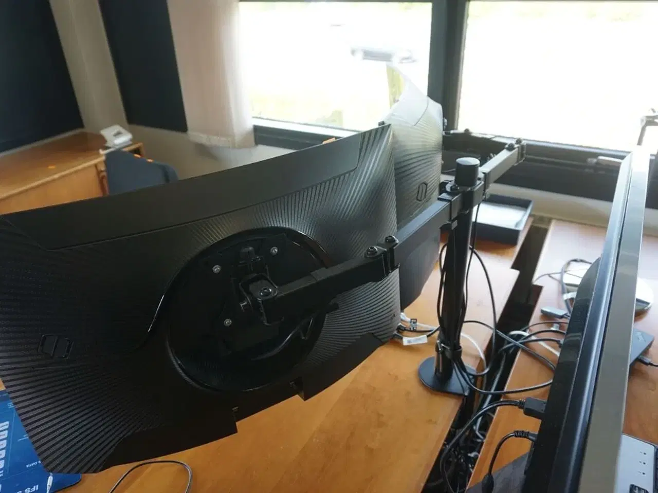 Billede 6 - 2 stk. skærme + tastatur & headset