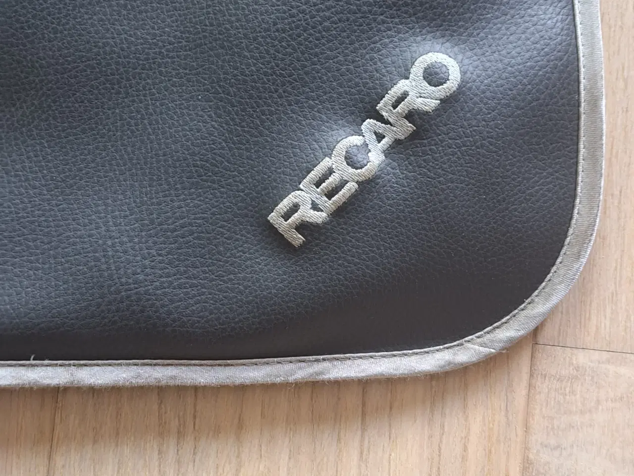 Billede 1 - Recaro autostolsunderlag sælges