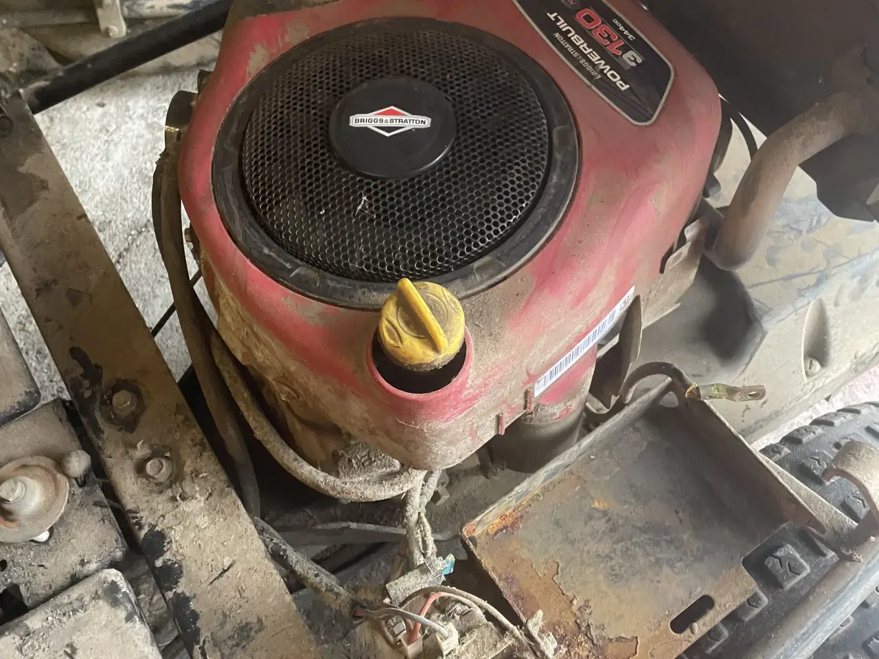 Billede 8 - JONSERED havetraktor Model FR2113 MA BRIGGS START