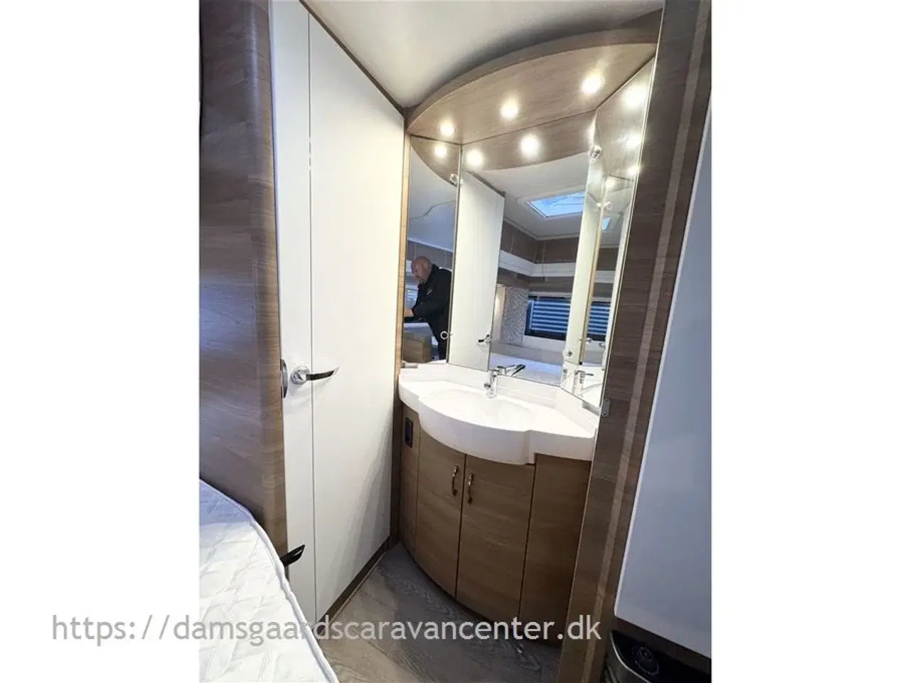 Billede 14 - 2023 - Hobby De Luxe 400 SFE   Franskseng-Gulvtemp.-Mover-Telt