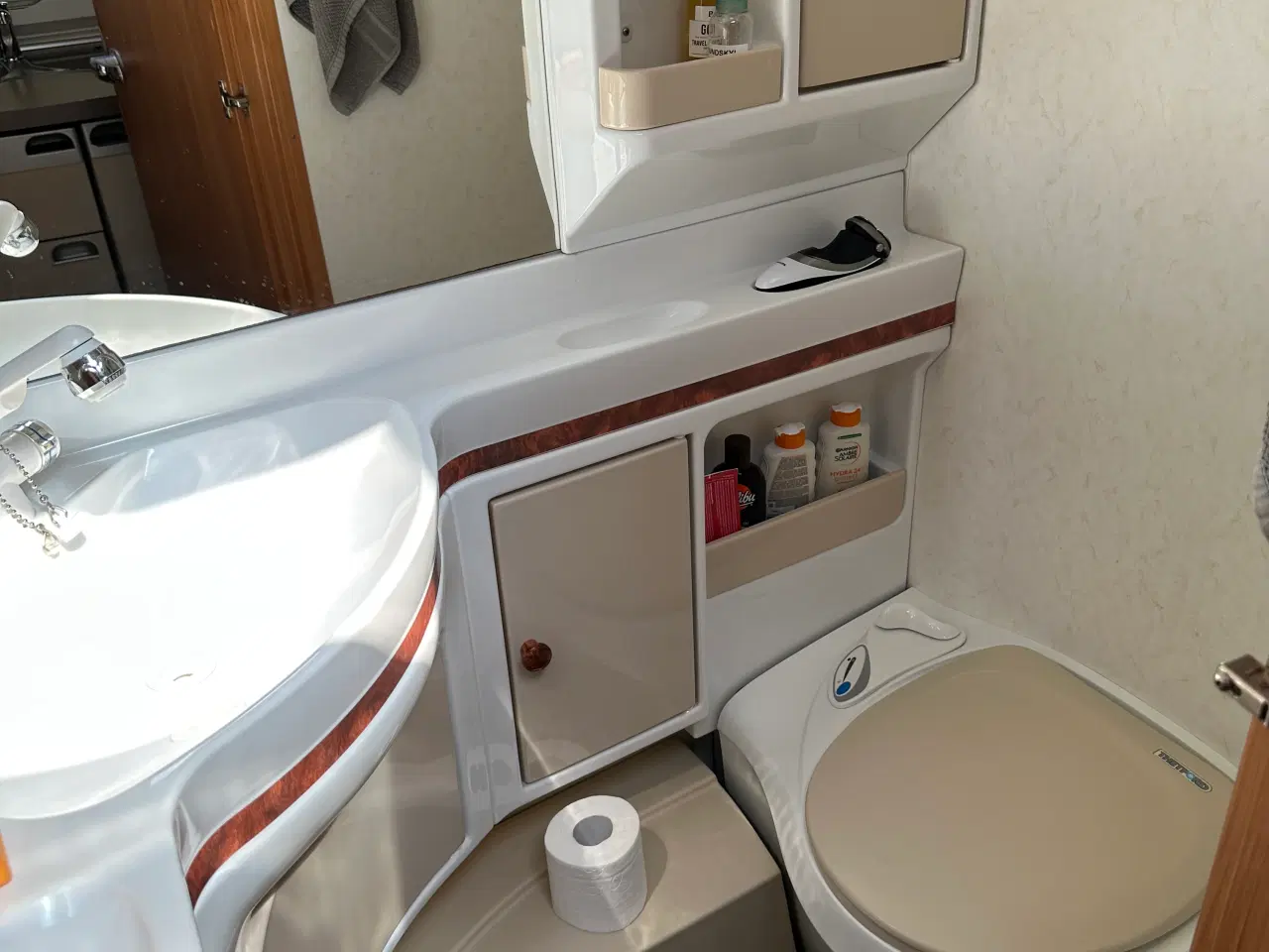 Billede 10 - Hobby De Luxe Campingvogn med tilbehør