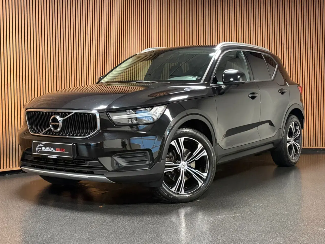Billede 1 - Volvo XC40 2,0 T4 190 Momentum aut.