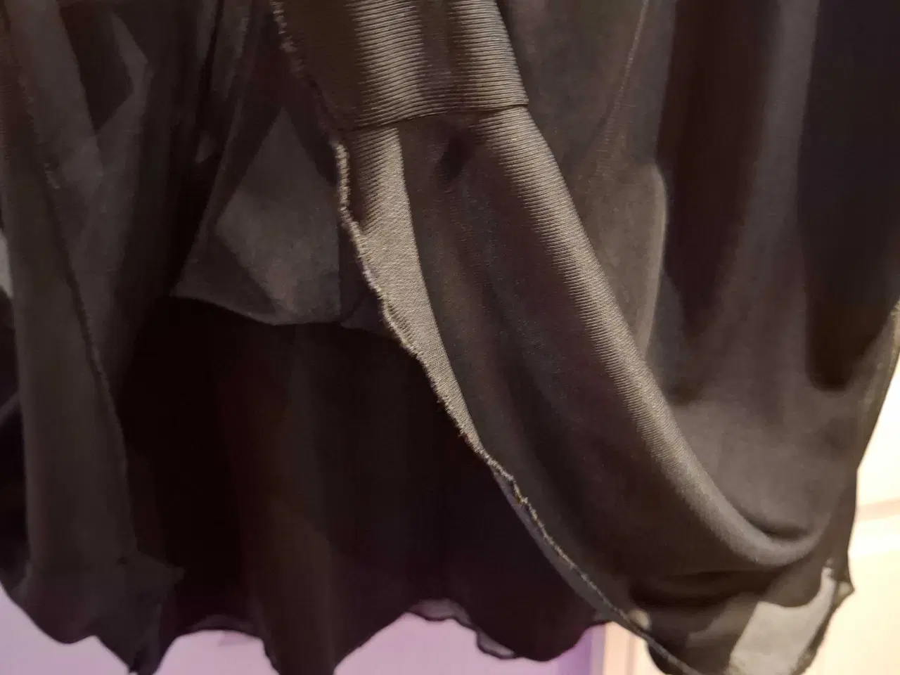 Billede 6 - Flot sort bluse