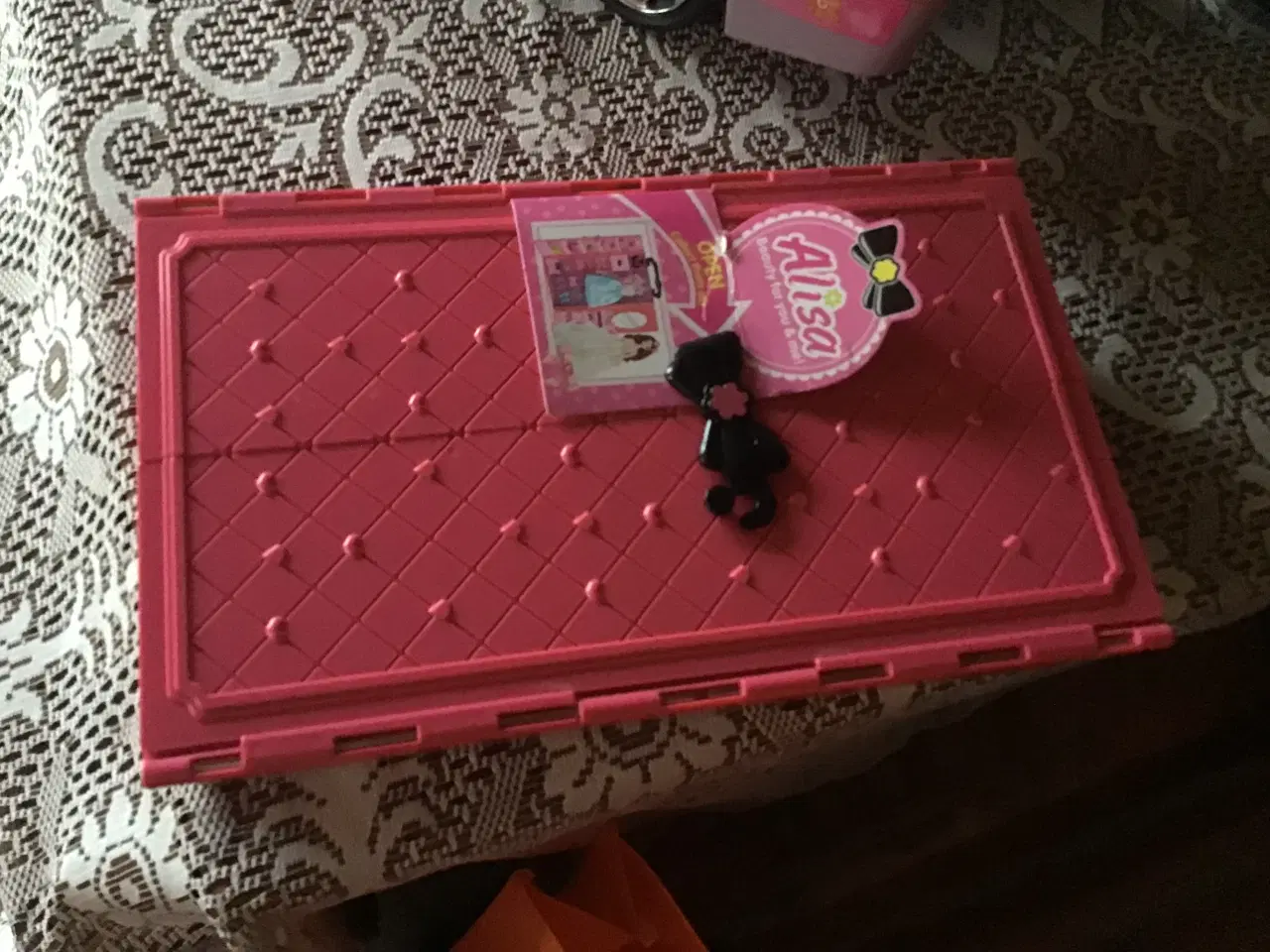 Billede 13 - Dukke autocamper, skabe samt dukker