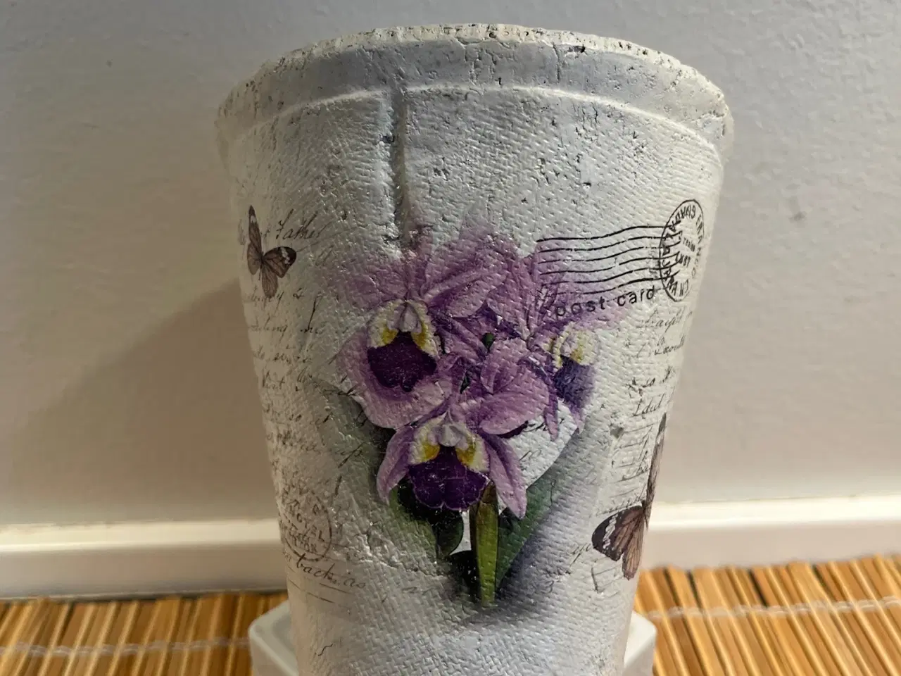 Billede 3 - Vintage blomsterkrukke keramik grå med postkort