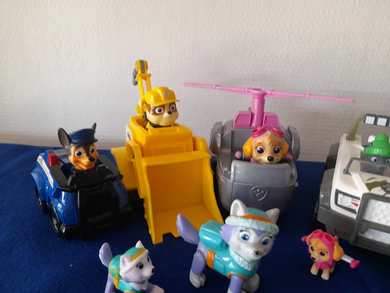 Billede 4 - Paw Patrol køretøjer & figurer.