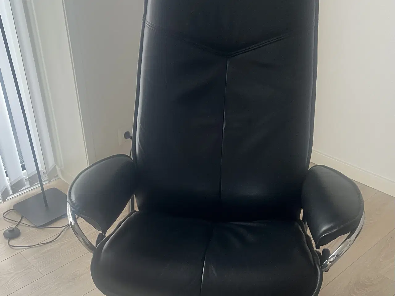 Billede 1 - Stressless stol med fodskammel 