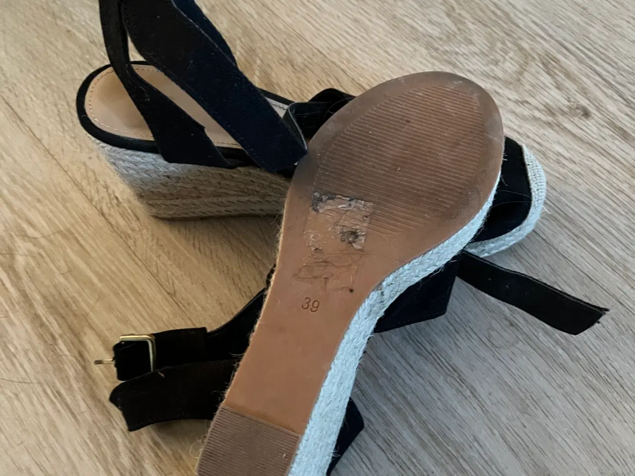 Billede 3 - Sandaler med kilehæl 