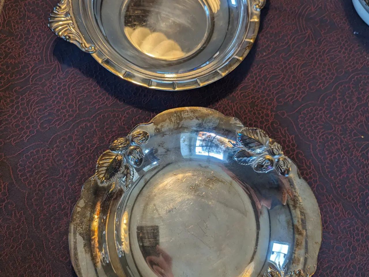 Billede 1 - 2 smukke skåle / fade i sølvplet.