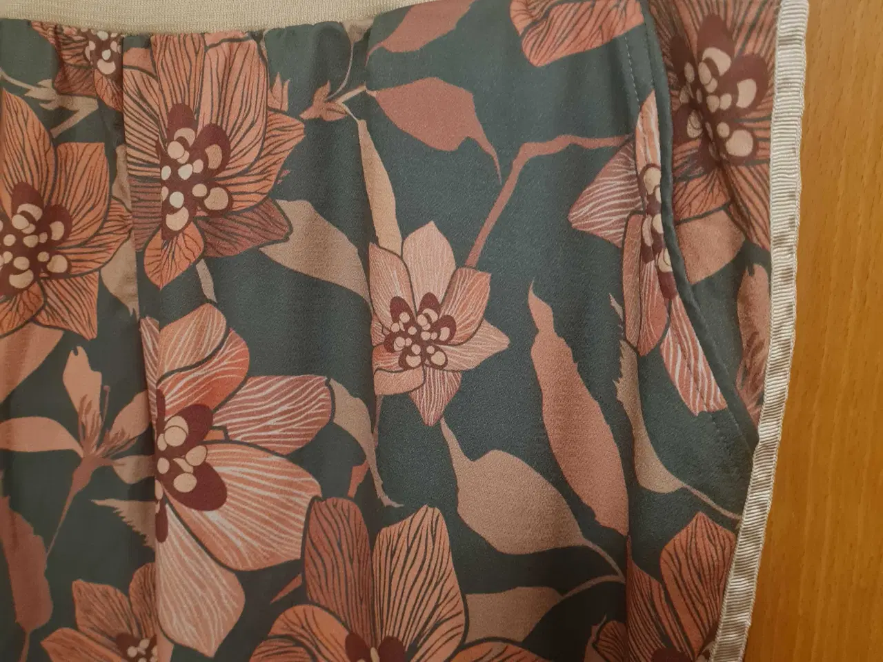 Billede 5 - Bukser str L 50-52 fra Zizzi 