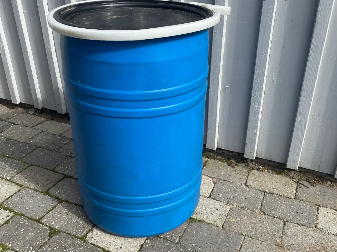 Billede 1 - Plastiktønde med låg 100 liter