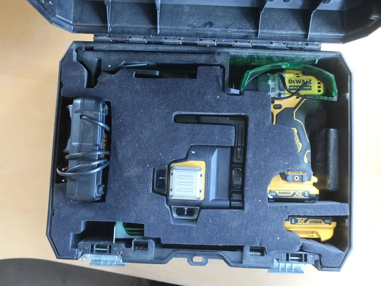 Billede 6 - Akkuværktøj DEWALT krydslinjelaser & skruemaskine inkl. lader og batteri