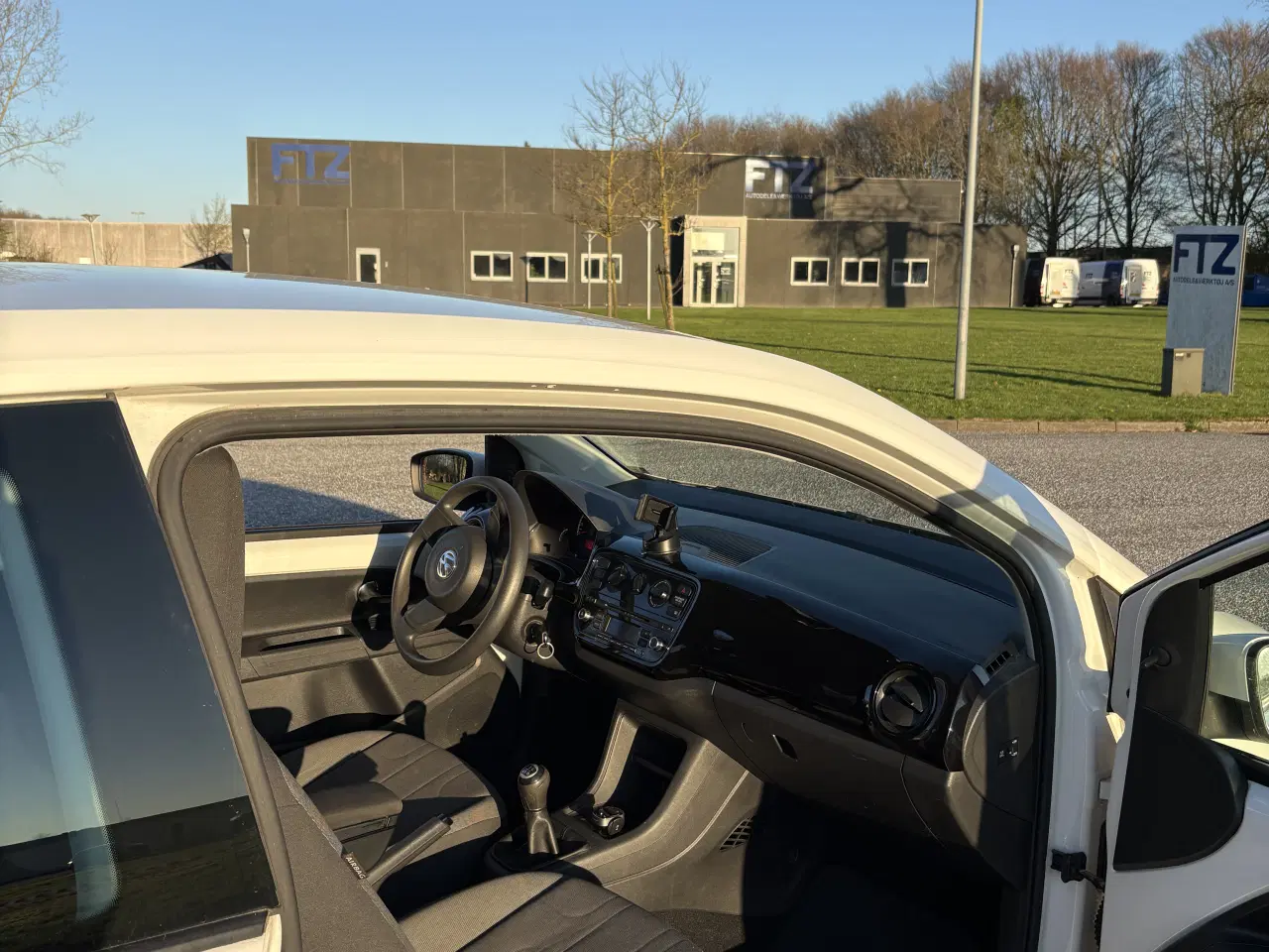Billede 7 - VW UP - lavt kilometertal 