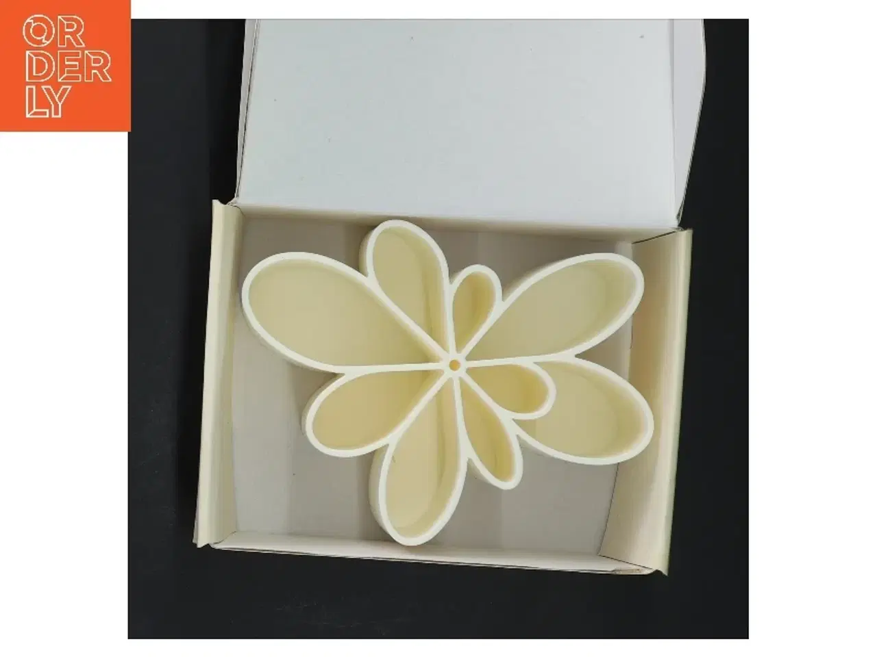 Billede 2 - Normann Copenhagen Kontur lysestage fra Normann Copenhagen (str. 14,5 cm)