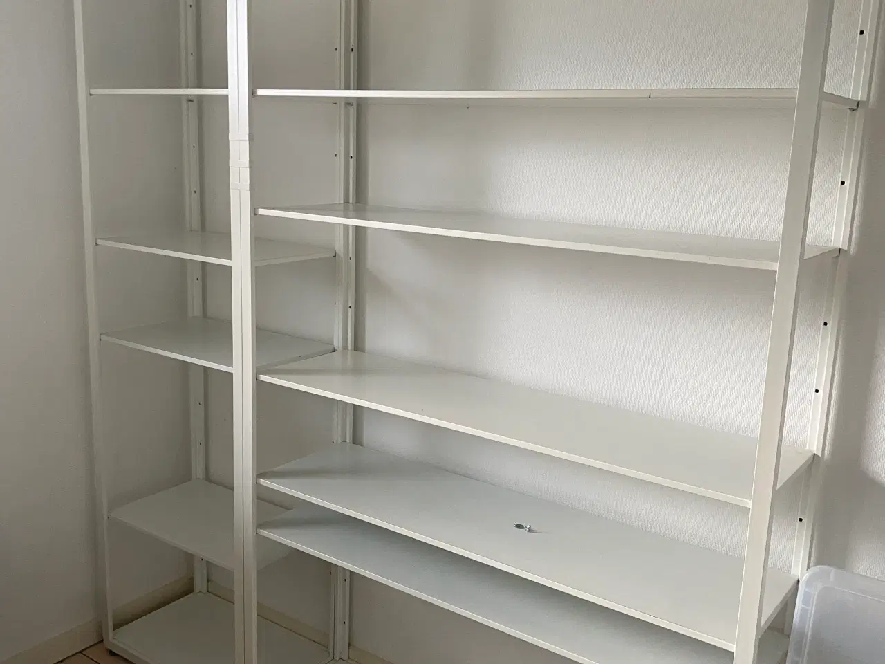 Billede 1 - Hvidt reolsystem