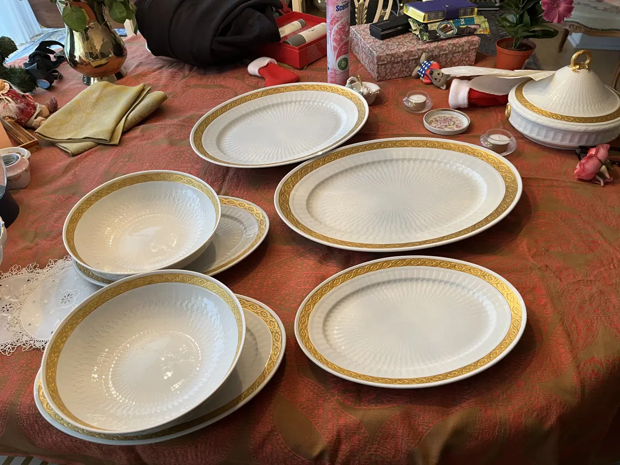 Billede 4 - Wiftestellet med guldkant