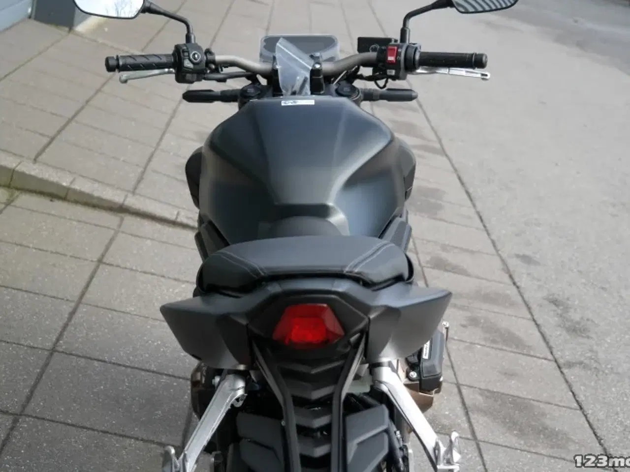 Billede 5 - Honda CB 650 R E-Clutch MC-SYD BYTTER GERNE