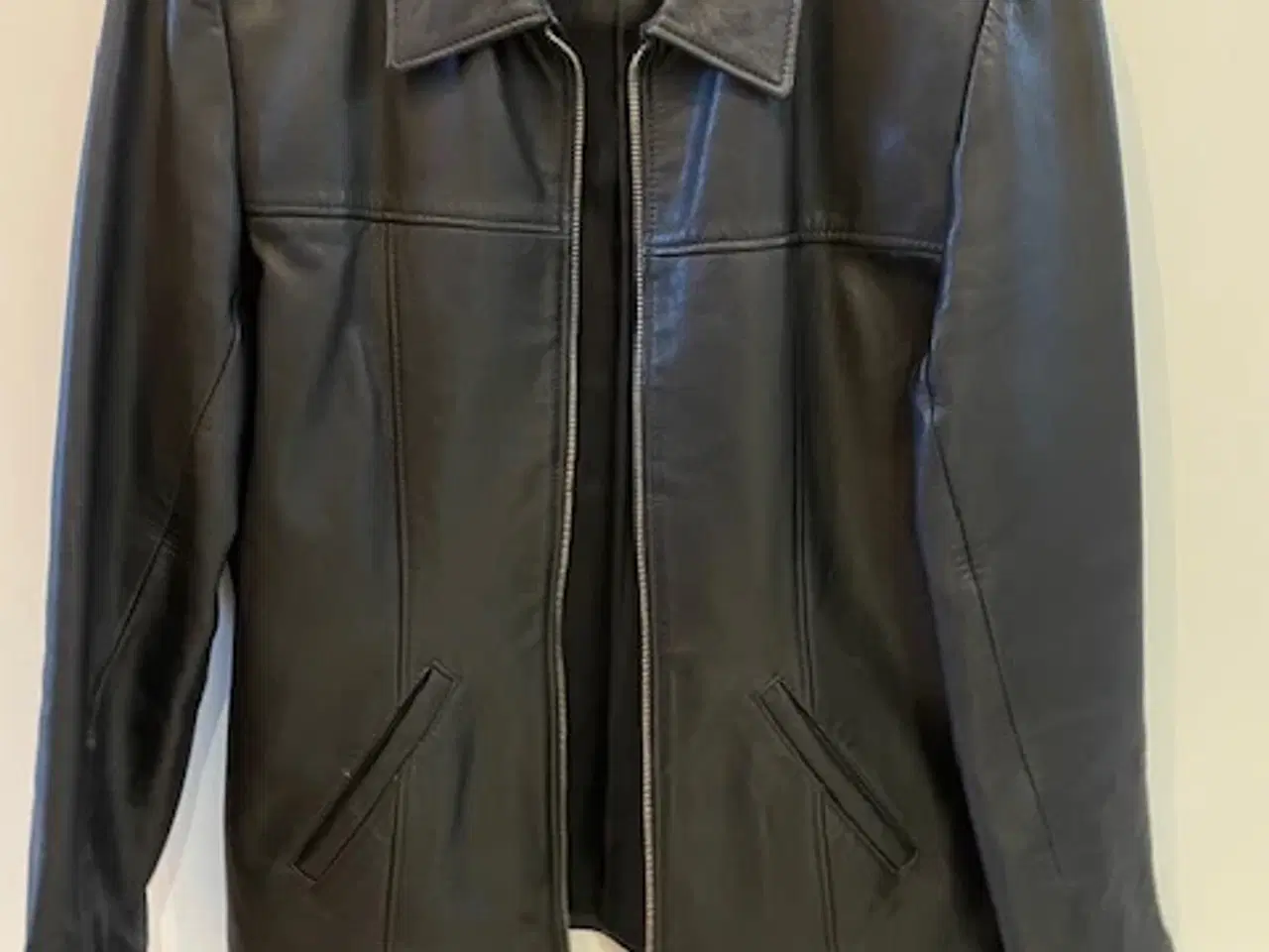 Billede 1 - Sort skindjakke fra Bonaparte