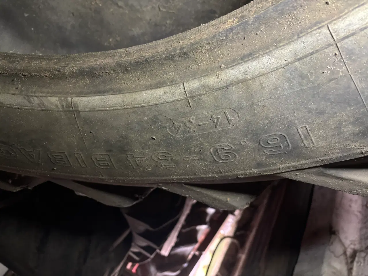 Billede 3 - Traktordæk, 16.9 34, Michelin