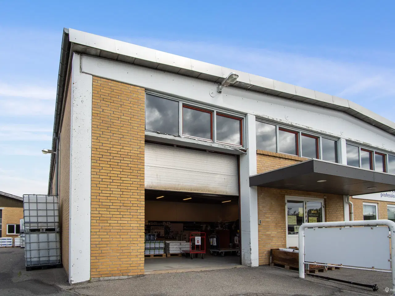 Billede 6 - Stor rummelig engros butik/lager med tilhørende kontorer