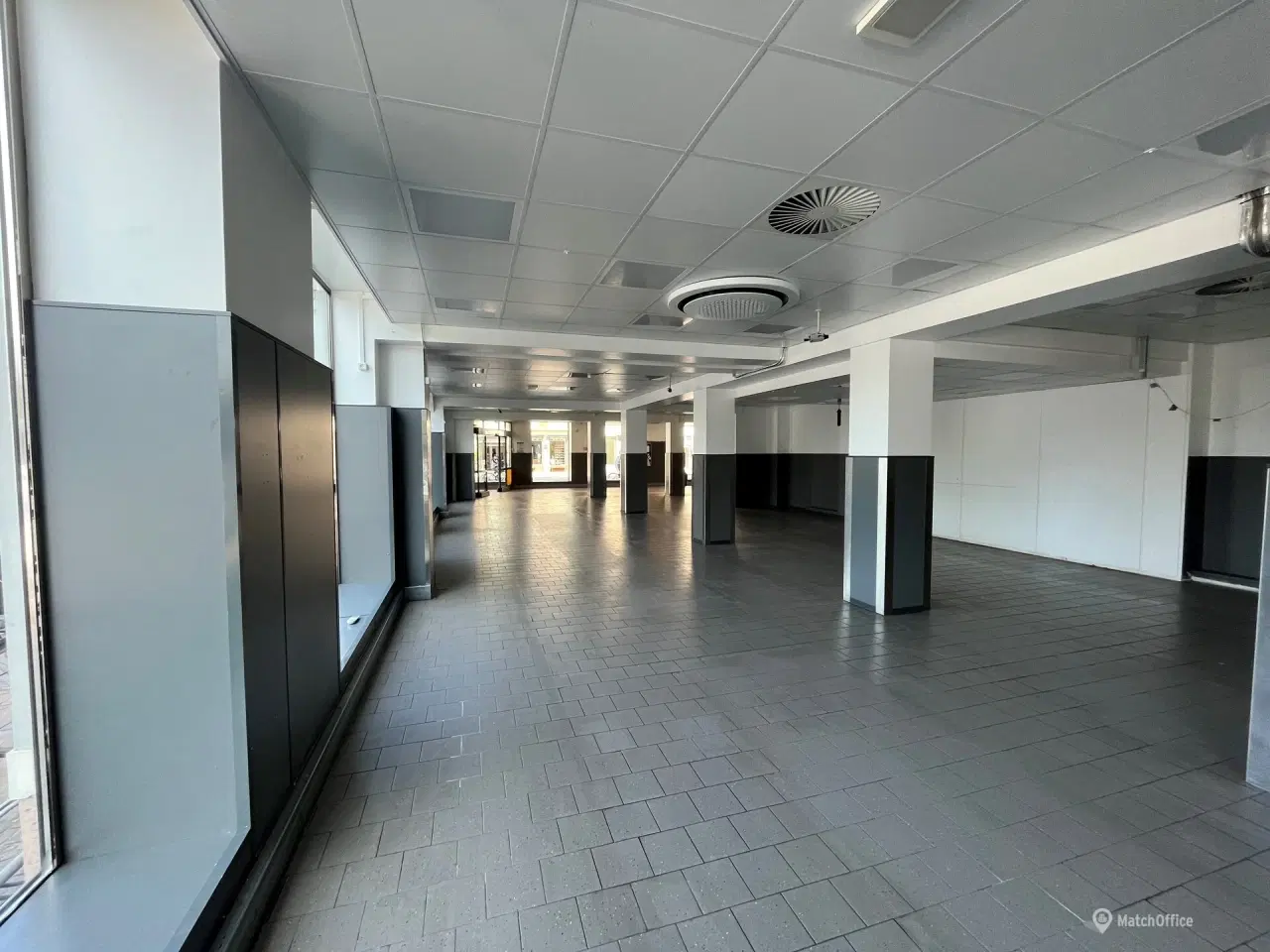 Billede 8 - 490 m2 butik eller showroom med stor eksponering på Jarmers Plads