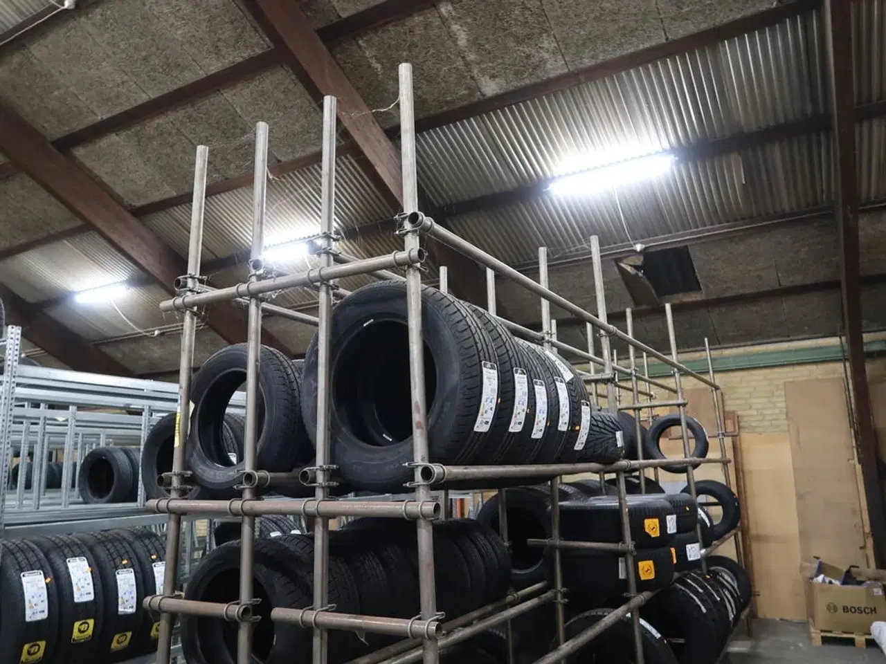 Billede 2 - 6 fag dækreoler uden indhold